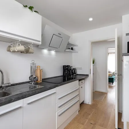 Schoenes, Modernes Mit Zwei Schlafzimmern - Zentral Mit Balkon Fuer 6 Personen Apartment Montabaur
